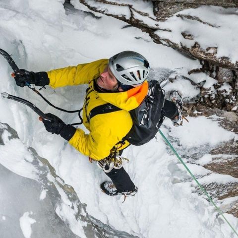 Icefall climbing 31