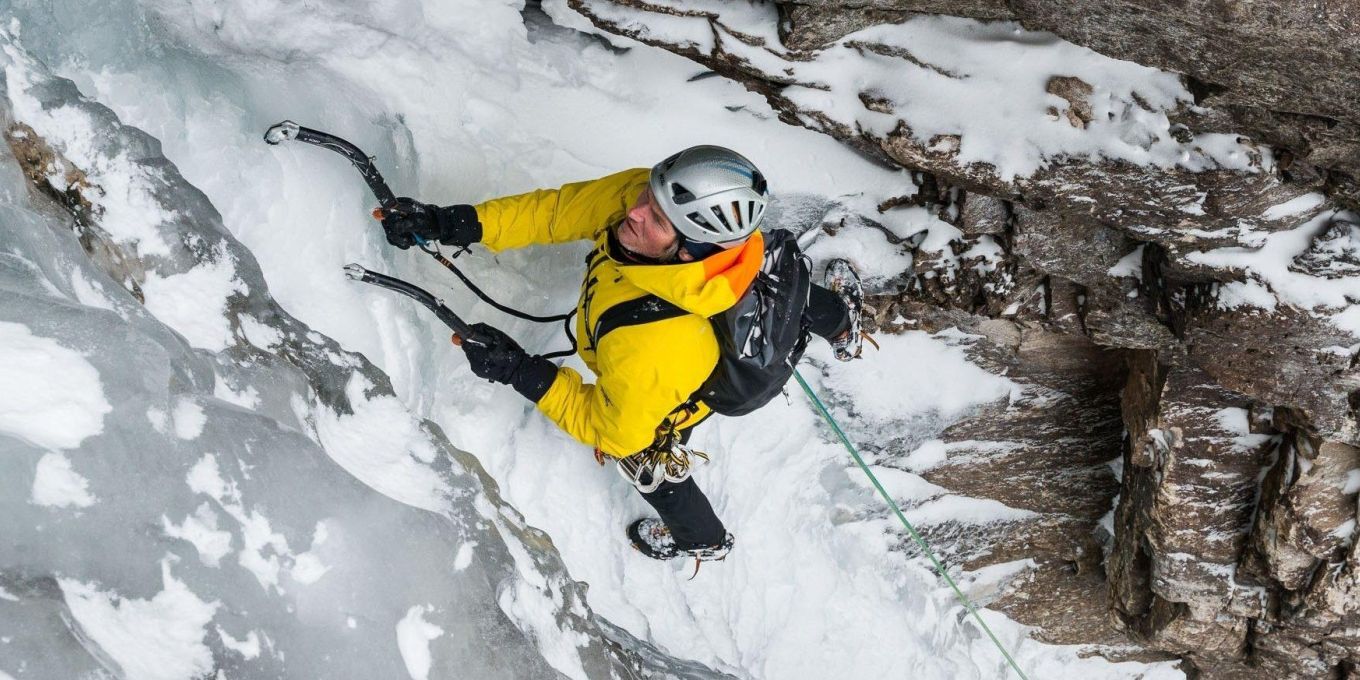 Icefall climbing 31