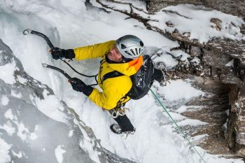 Icefall climbing 31